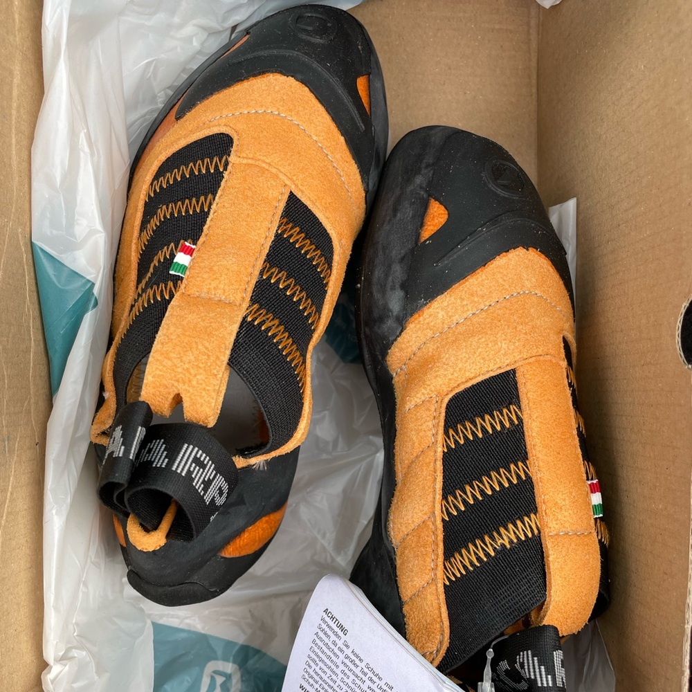 Scarpa Instinct S - NEW climbing shoes